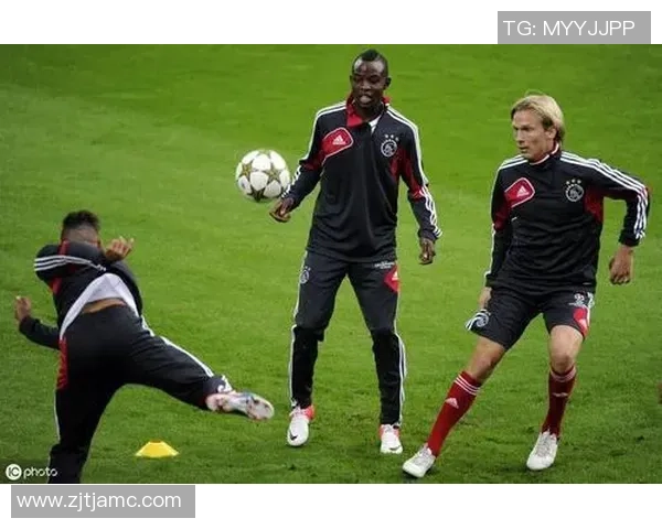 登博思与阿尔梅勒历史交锋回顾及战绩分析